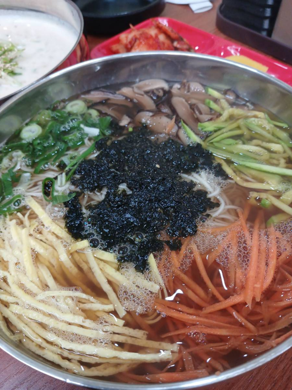 정성만두 잔치국수