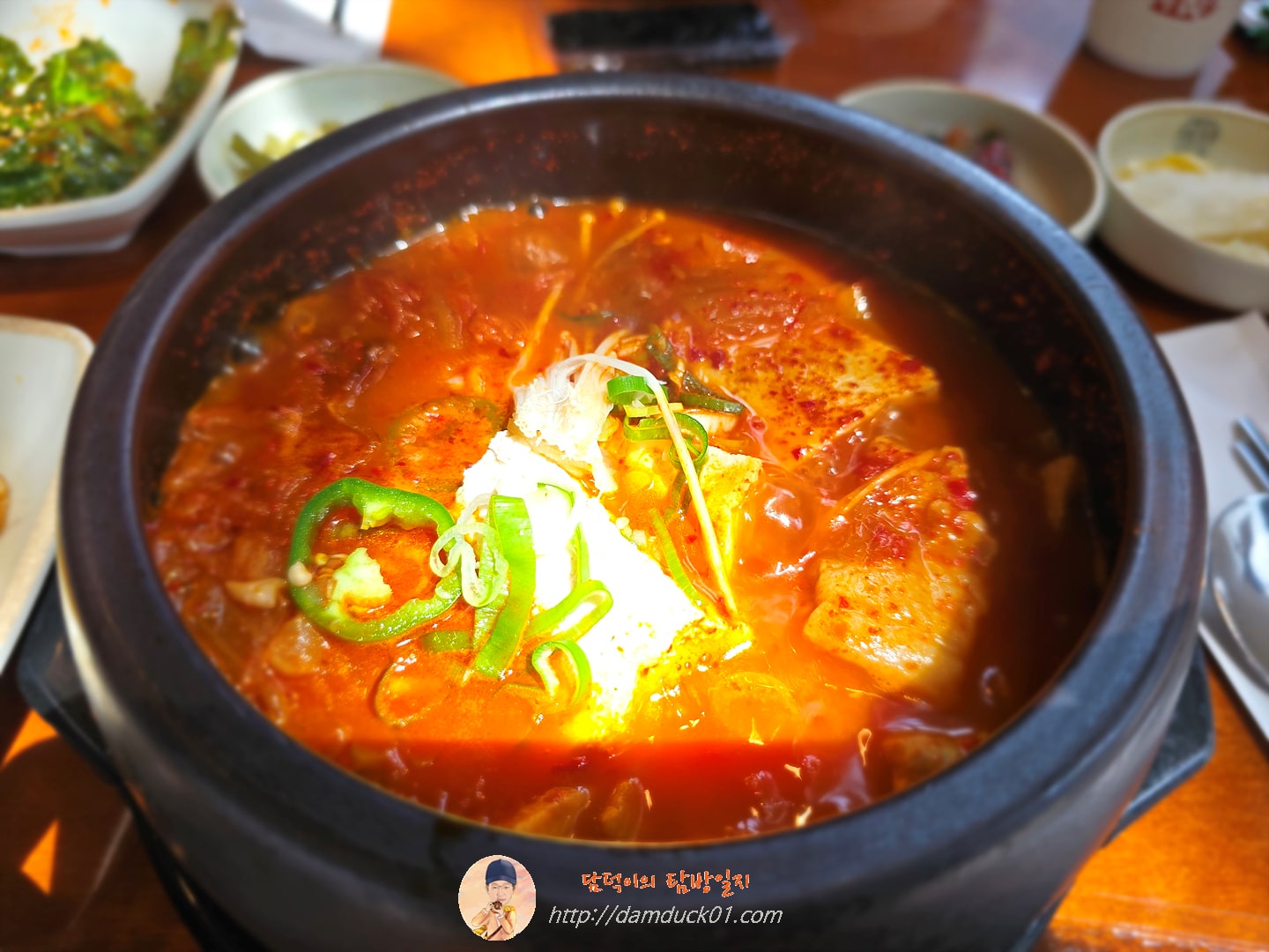 찌개정식(고기듬뿍김치찌개)