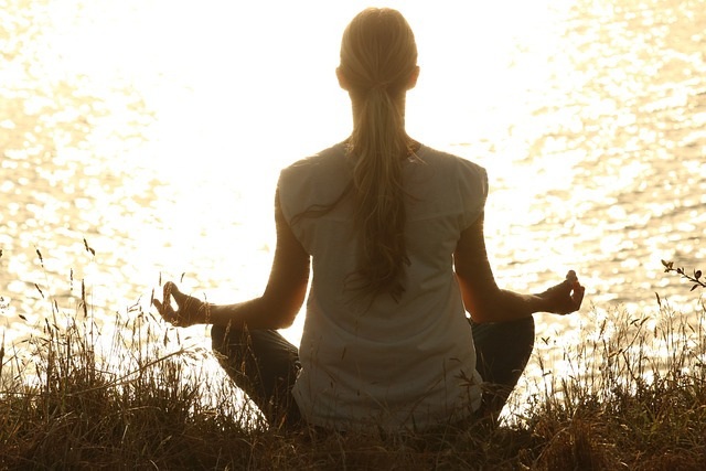 img src="day_meditate_life.jpg"alt="하루 10분 명상으로 삶의 질 올리기"
