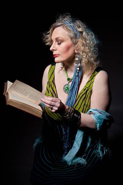 AI 소설가 및 시나리오 작가