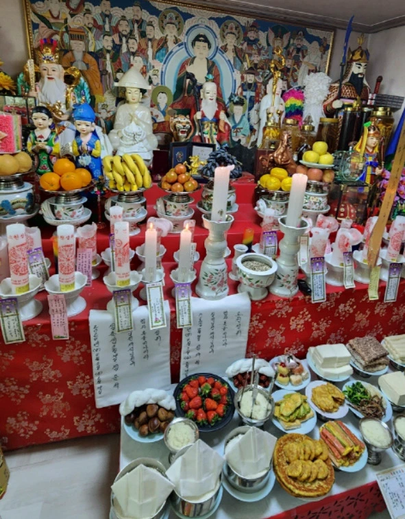 왕꽃선녀 신당에서 제사지내는 모습