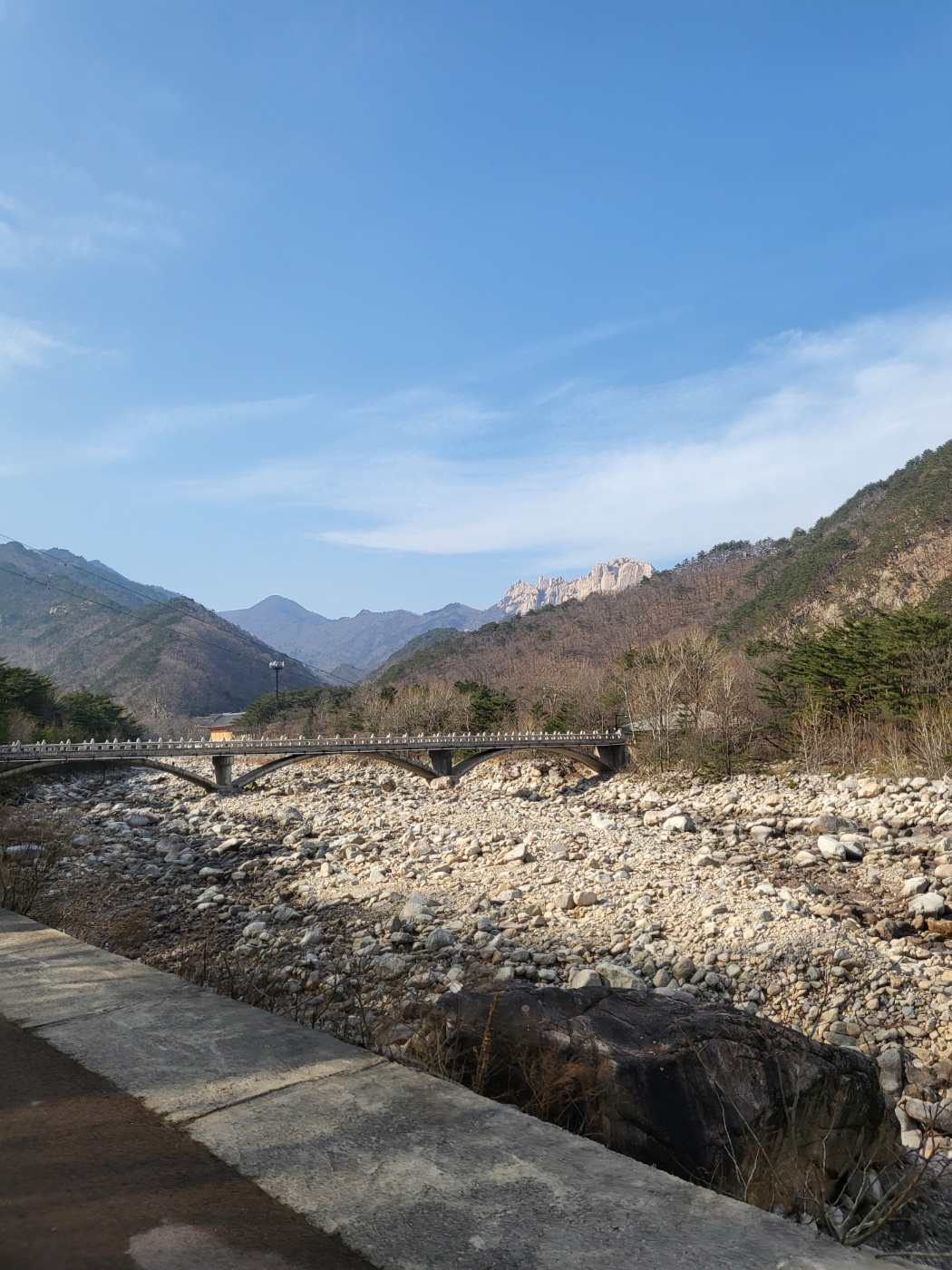 설악산 케이블카 대기 결국 포기! 비룡폭포 대신 선택한 용담폭포와 출렁다리 아이와 함께한 겨울 산행(토요일)