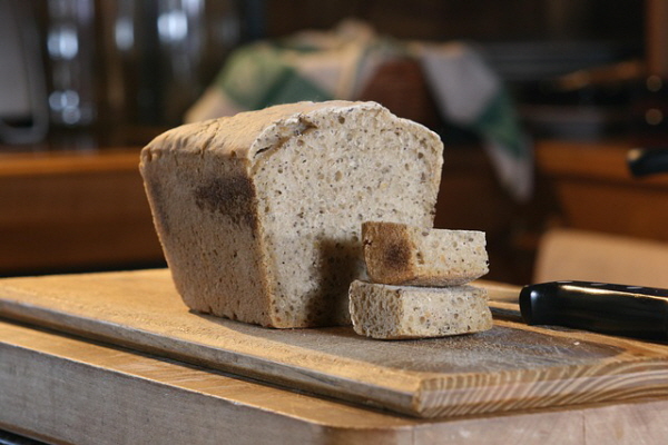 통밀빵/픽사베이