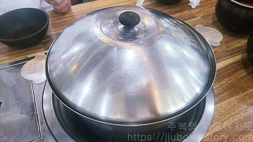 밀밭길-칼국수-솥