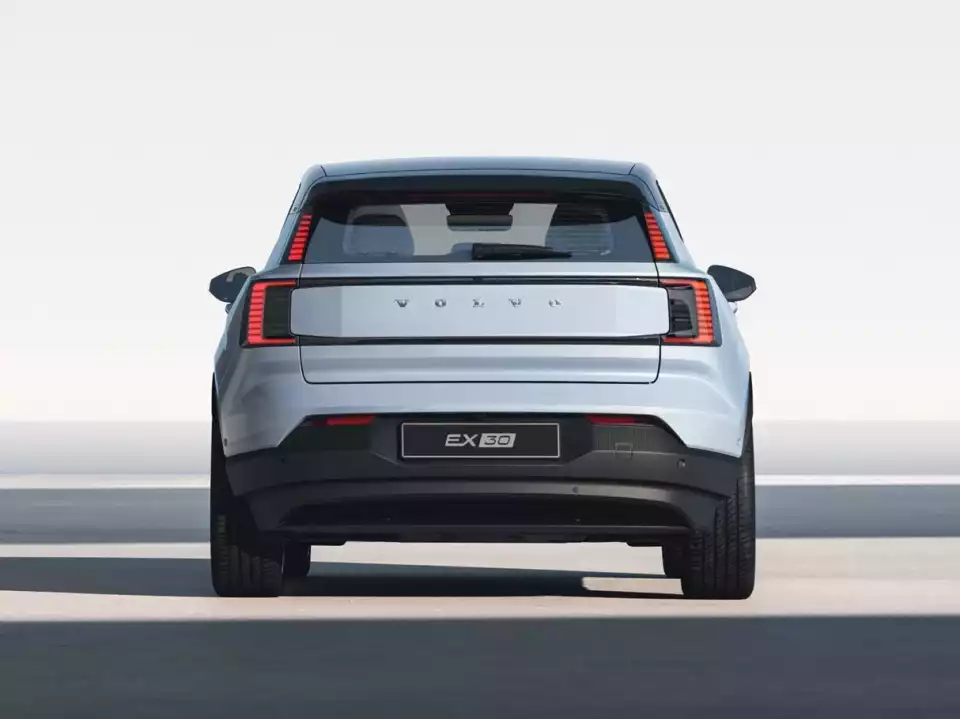 볼보 EX30 뒷모습입니다.