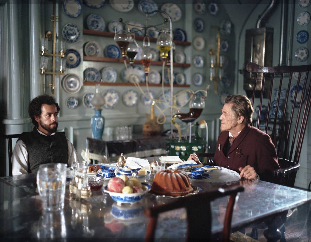 영화 가여운 것들 출연진