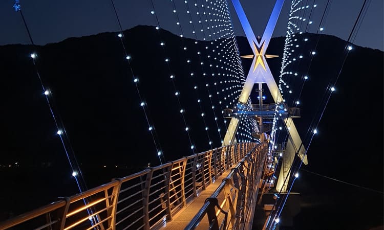 보현산댐 출렁다리