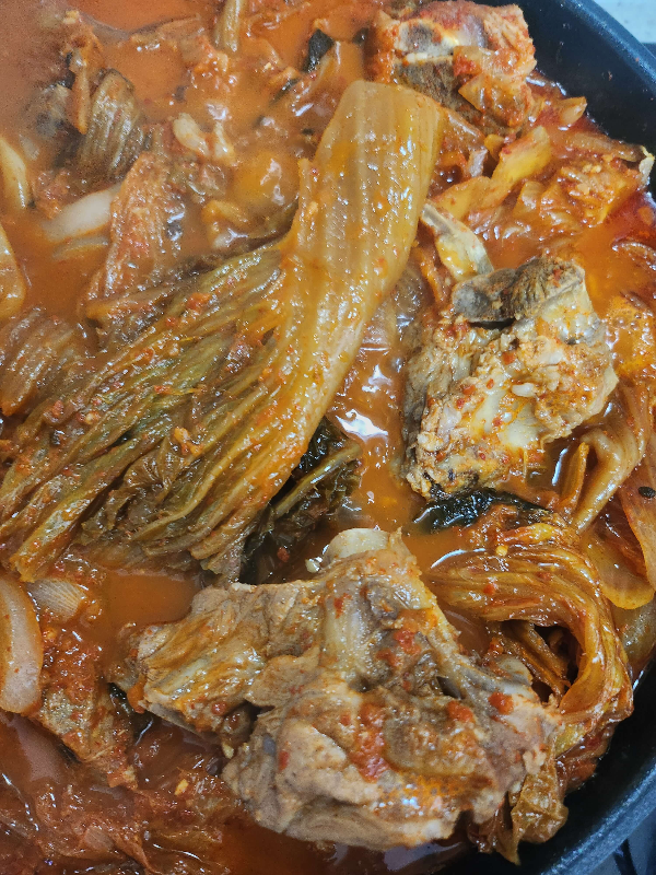 돼지등뼈김치찜