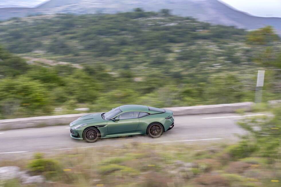 2024 애스틴 마틴 DB12