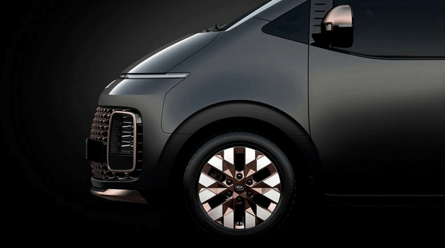 스타리아 측면부 타이어 휠 모습