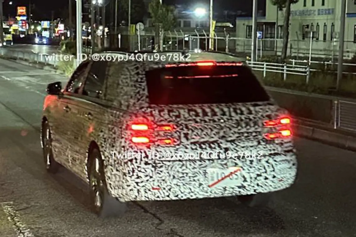 토요타가 럭셔리 세단 센추리의 SUV 버전 출시를 발표한 이후, 일본에서 ‘센추리 SUV’ 위장막 테스트카가 최초로 포착됐다.