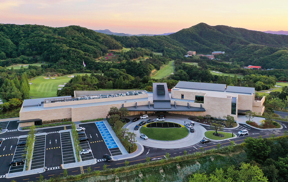 H1CC가 올해 4월 신축 오픈한 클럽하우스 전경ⓒH1CLUB