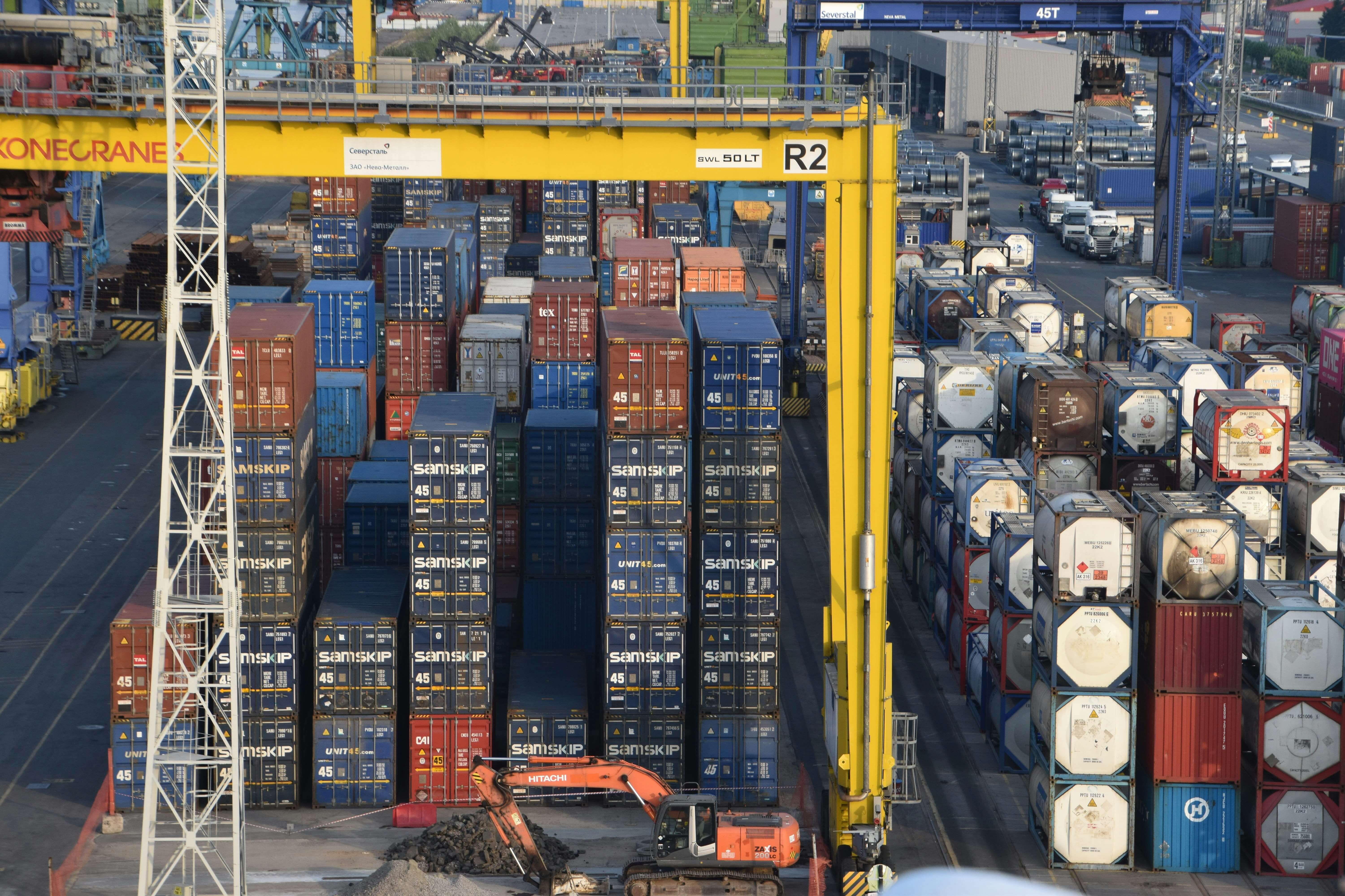 트럼프, 중국산에 145% 관세 폭탄! 세계 경제를 뒤흔드는 전쟁