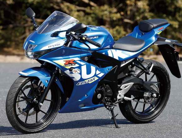 SUZUKI GSX-R125 ABS의 측면 사진