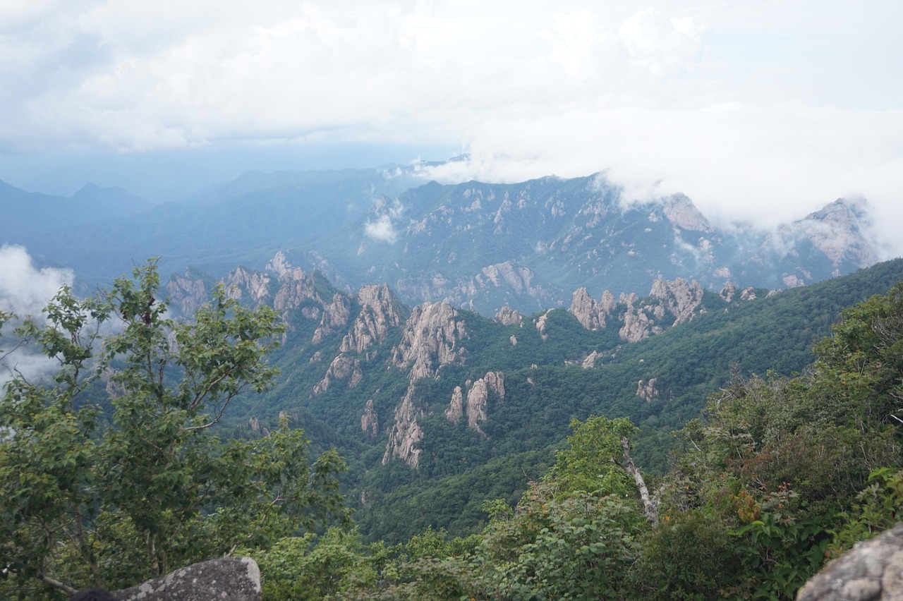 대청봉 &ndash; 설악산 정상에서 만나는 한반도의 절경