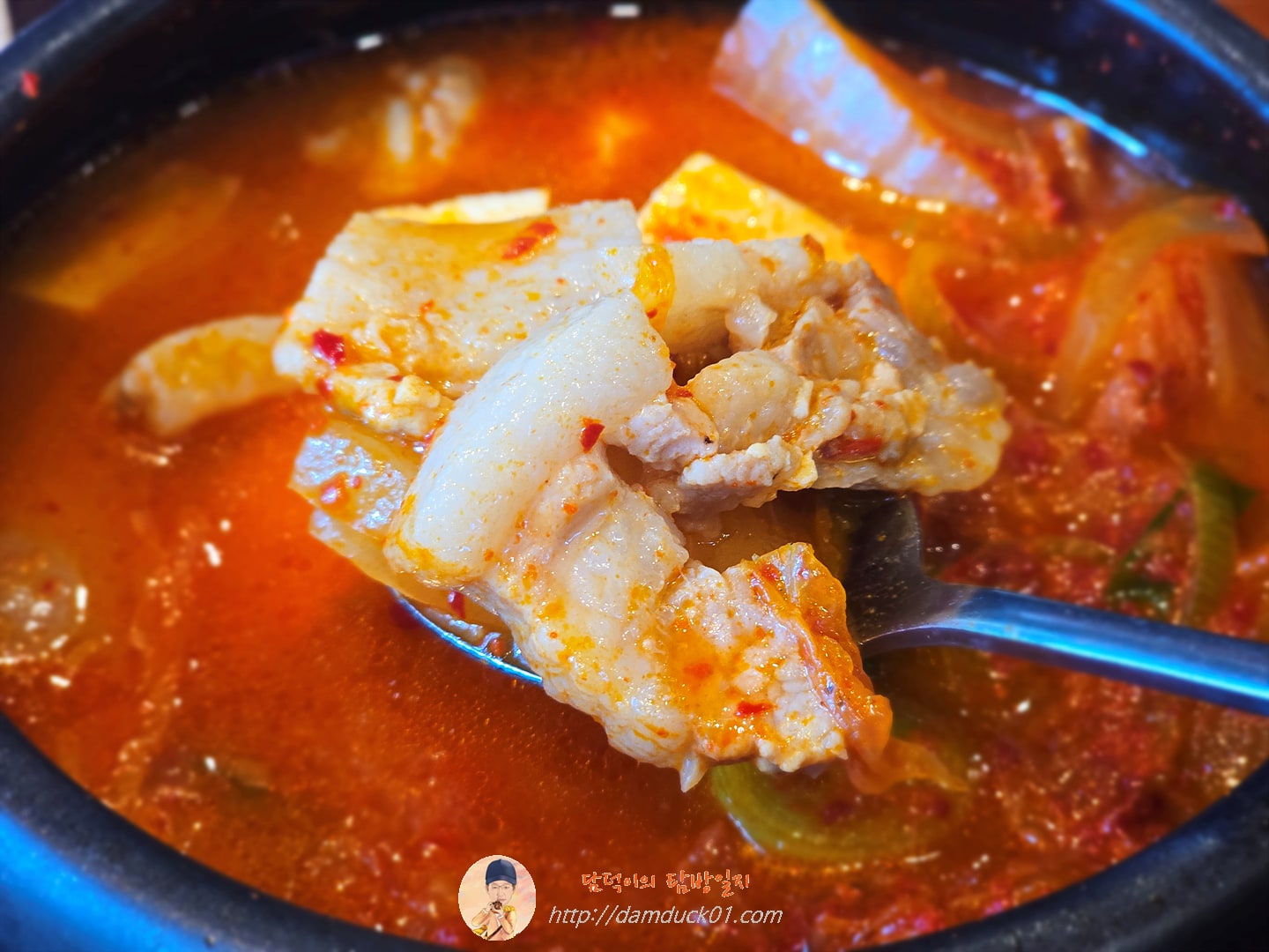 찌개정식 (고기듬뿍김치찌개)