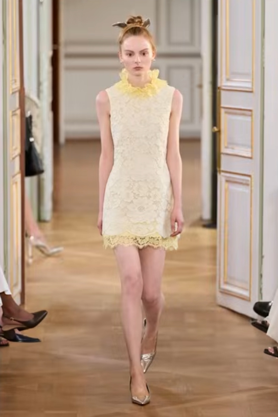 관능미와 여유를 동시에&amp;#44; 레이스 소재의 확장