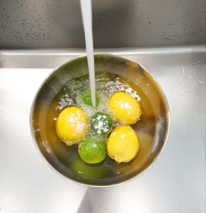 레몬-라임-씻기