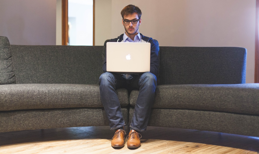 위 질문들을 '누구'로 시작하는 질문으로 바꾸자.