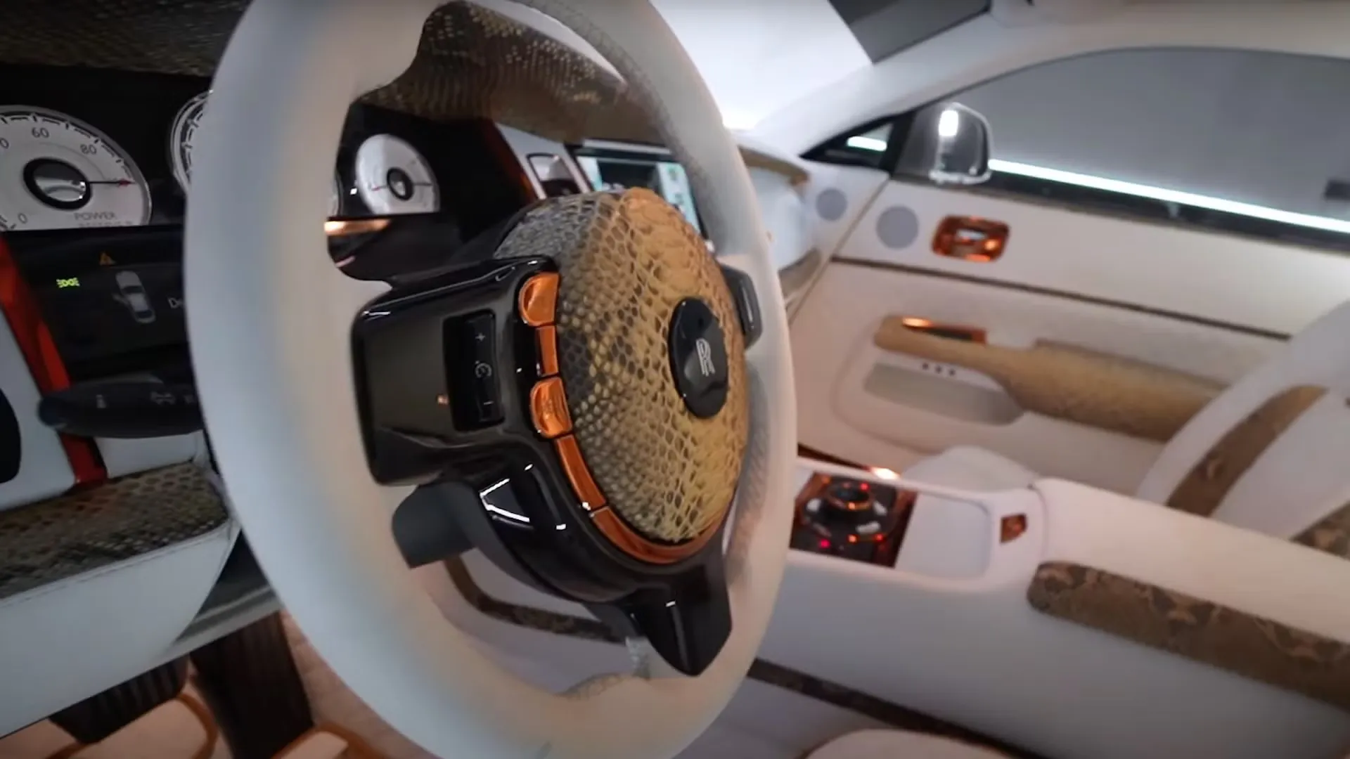 롤스로이스 레이스 아폴로 이미지