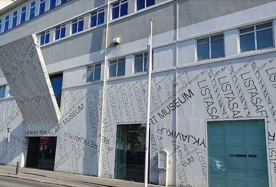 아이슬란드 레이캬비크 예술관 – 화산과 빙하 사이에서 피어난 북유럽 현대미술