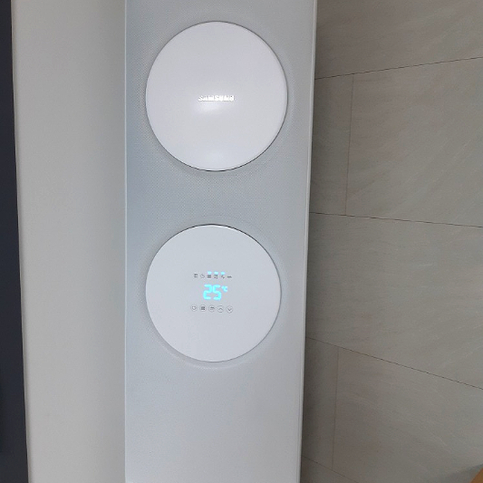 스탠드 에어컨이 25도로 작동중입니다.