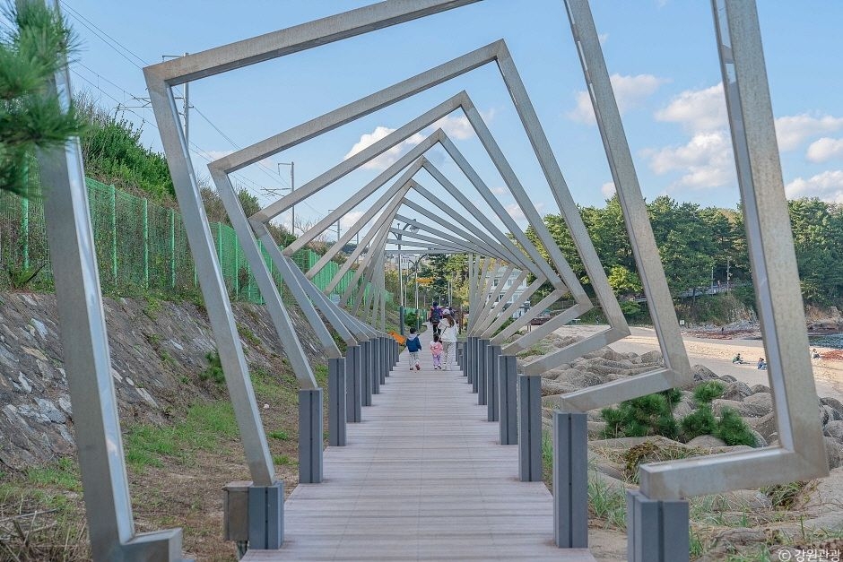 [강원도 여행지 추천] 동해 가볼만한 곳 베스트 10 한섬해변&amp;한섬감성바닷길