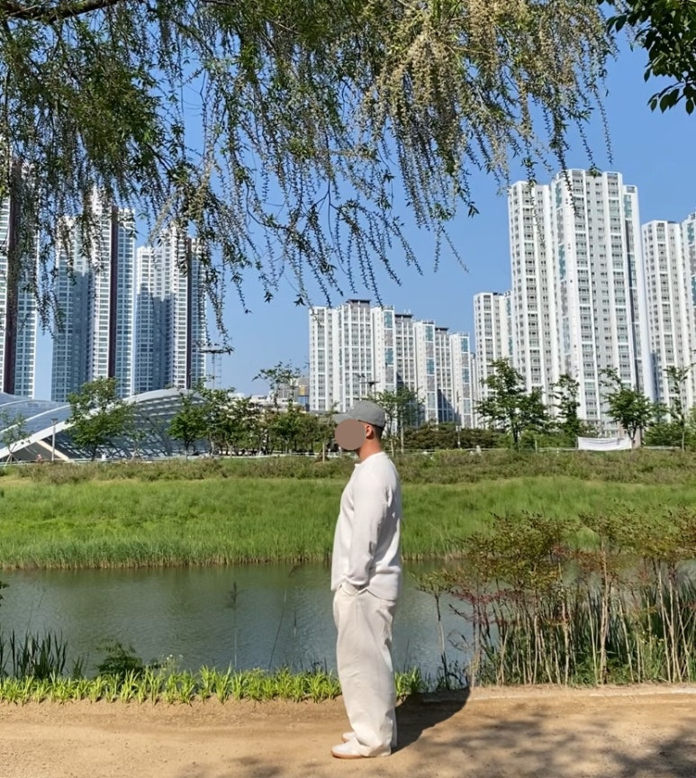 데일리룩(2025. 5. 18.) 윅(wick) 스톤 워시드 볼캡, 유니클로 와플 헨리넥 티셔츠, 무신사스탠다드 무신사 데님 와이드 벌룬 팬츠, 푸마 아미 트레이너 뮬 스니커즈