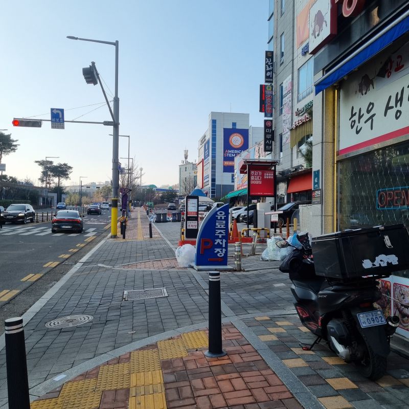 완선생-주차장-입구