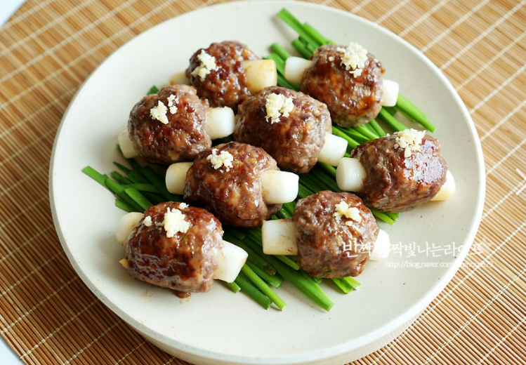 관광객 인기 한식 떡갈비 사진