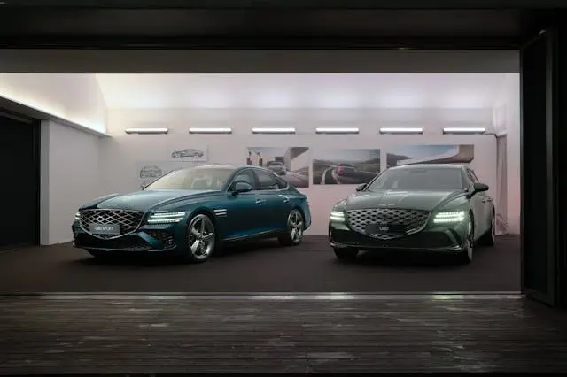 사람이 타고 다니는 자동차