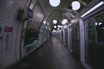 지하철 사진