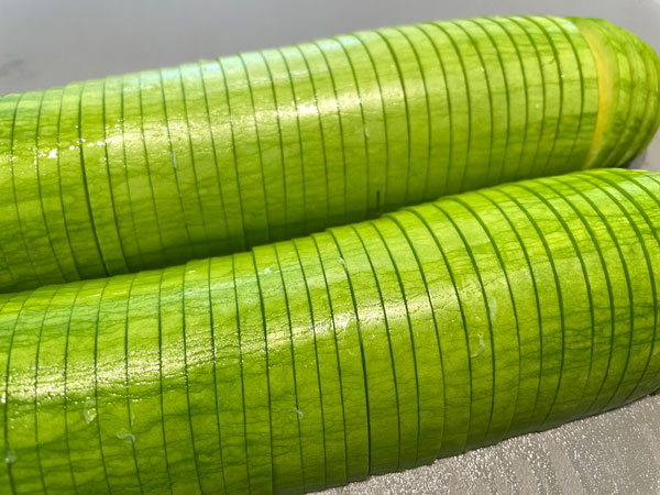 애호박 볶음 황금레시피 - 반달 썰기