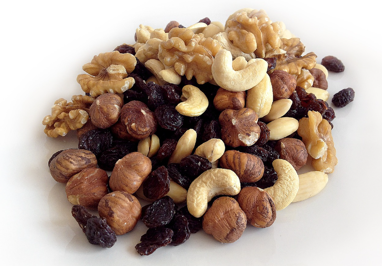 아몬드, 호두, 캐슈넛 등의 견과류