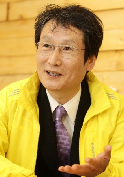 문성근
