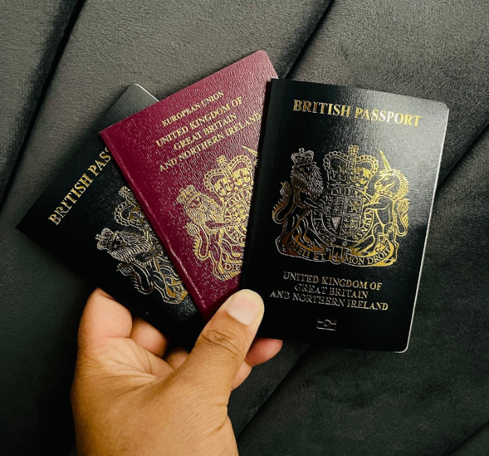 영국 워홀 관련 사진 (영국 여권 사진)
