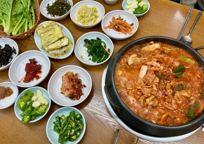 광주밥상-생고기-육회비빔밥-애호박찌개-동진식육식당