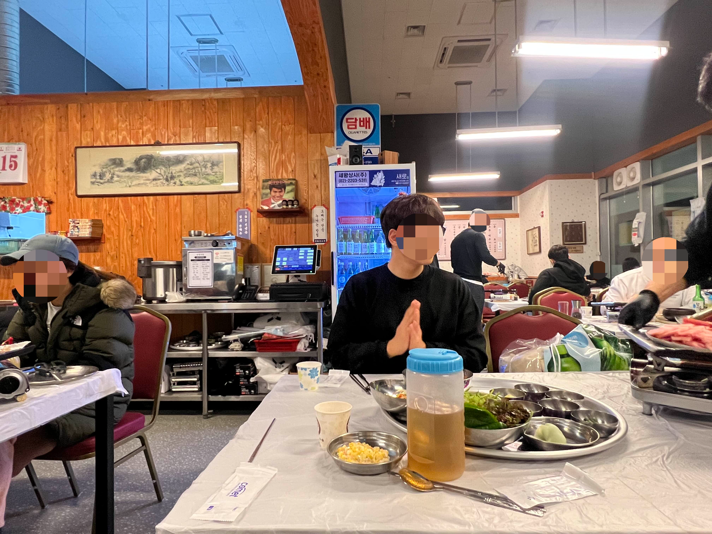 삼평식당 실내 분위기 레트로스타일