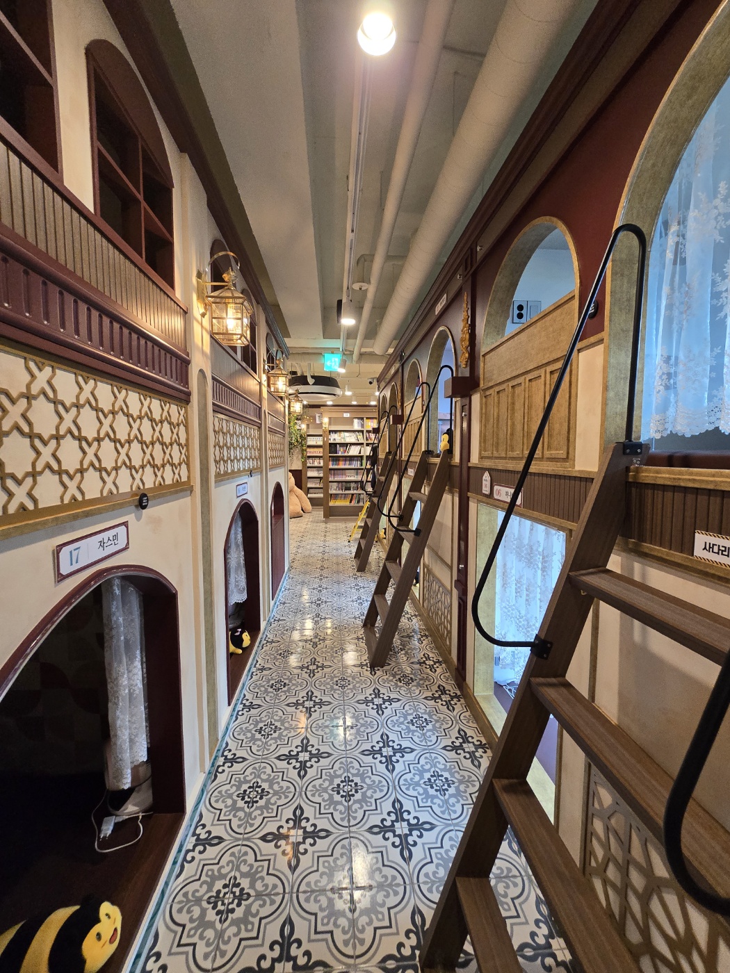 벌툰아라비아 수원성대점 실내