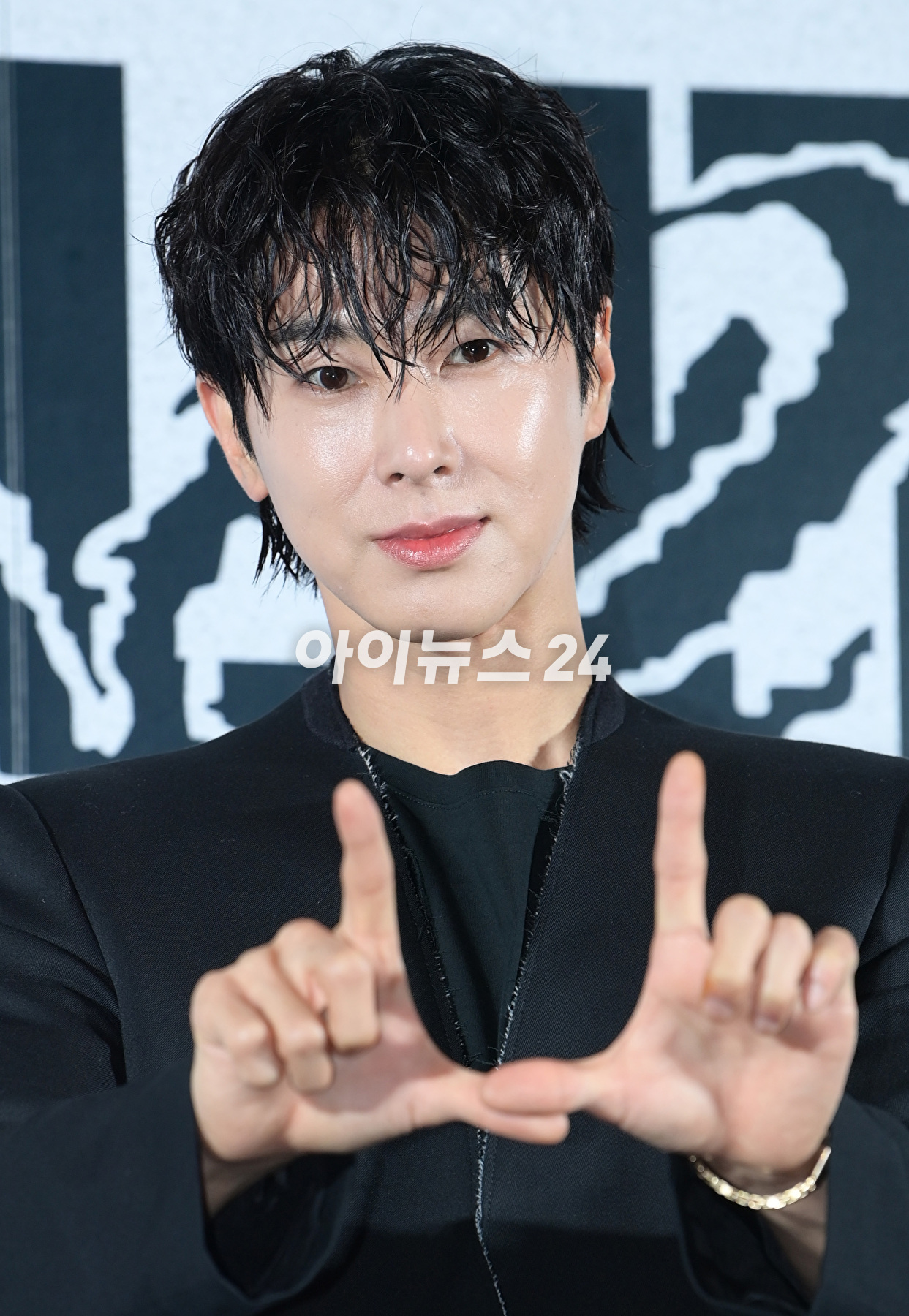 동방신기 유노윤호가 7일 오후 서울 강남구 코엑스 메가박스에서 열린 유노윤호 세 번째 미니앨범 &#39;리얼리티 쇼&#39;(Reality Show) 기자간담회에 참석하고 있다. [사진=정소희 기자]