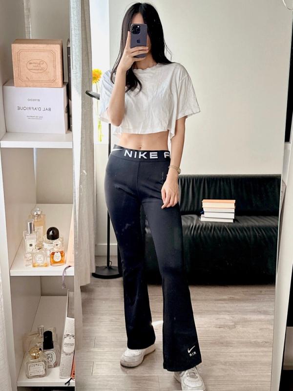 나이키 여성 걸즈 타이트핏 하이라이즈 에어 로고 밴딩 부츠컷 레깅스 FD2963-010/