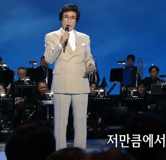 우설민(나훈아) 흰구름 가는 길