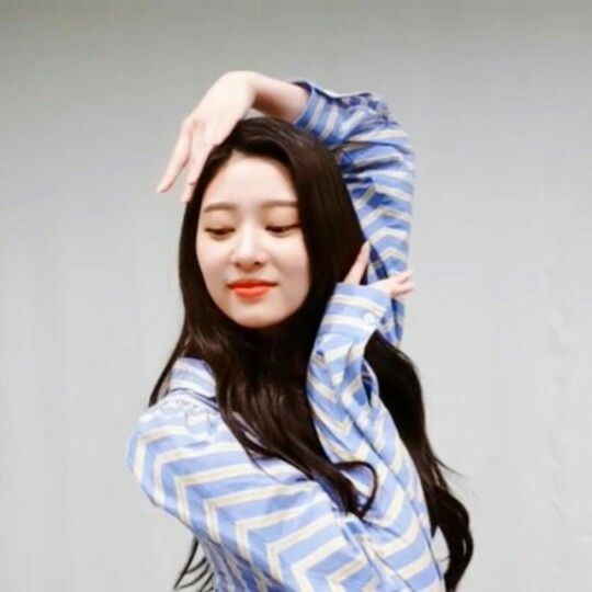 아이즈원 김민주 최애사진