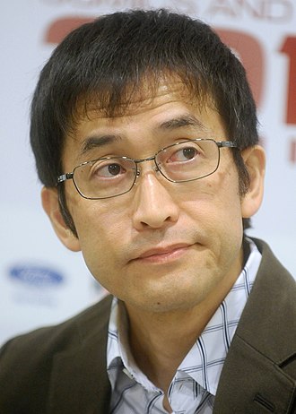 안경쓴 이토준지 작가 얼굴