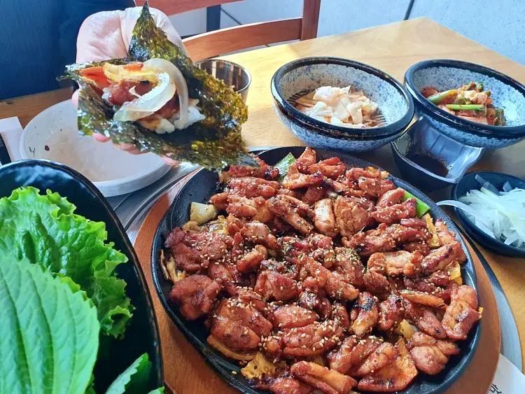 충남 공주 신의 한수 맛의 결정타 닭 요리의 신세계 불맛 직화 닭불고기, 닭고기 레몬 탕수육 탕수기 맛집 추천