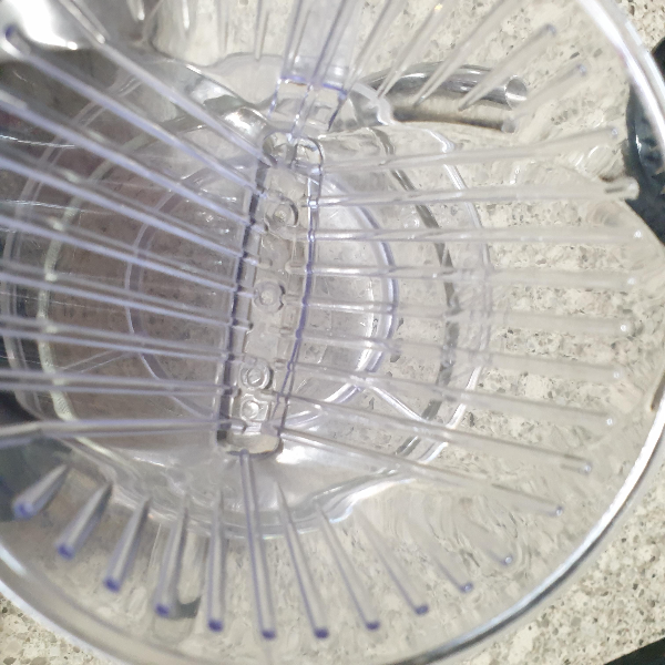 칼리타 드리퍼를 사용한 커피 추출 레시피 with 다이소 드립포트_칼리타 드리퍼 바닥면