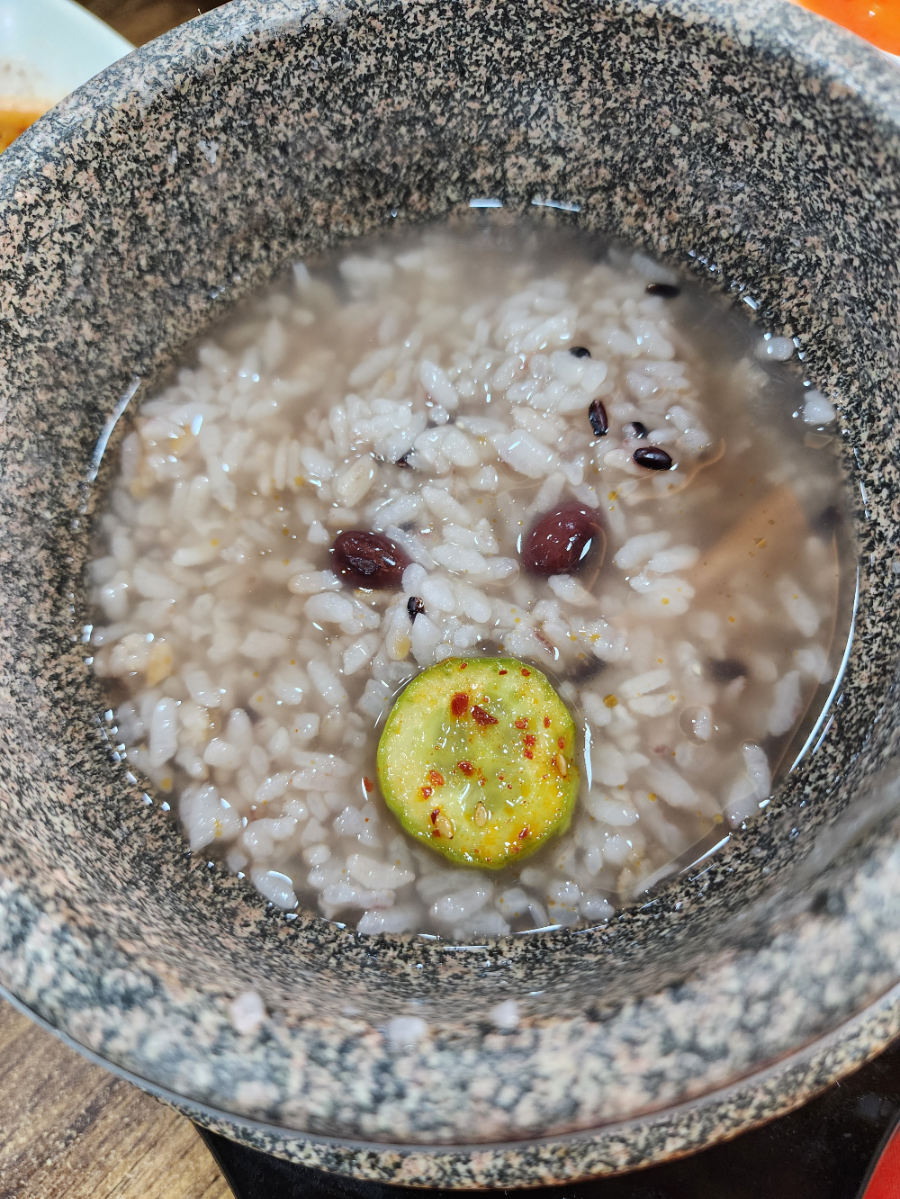 돌솥누룽지와 오이무침