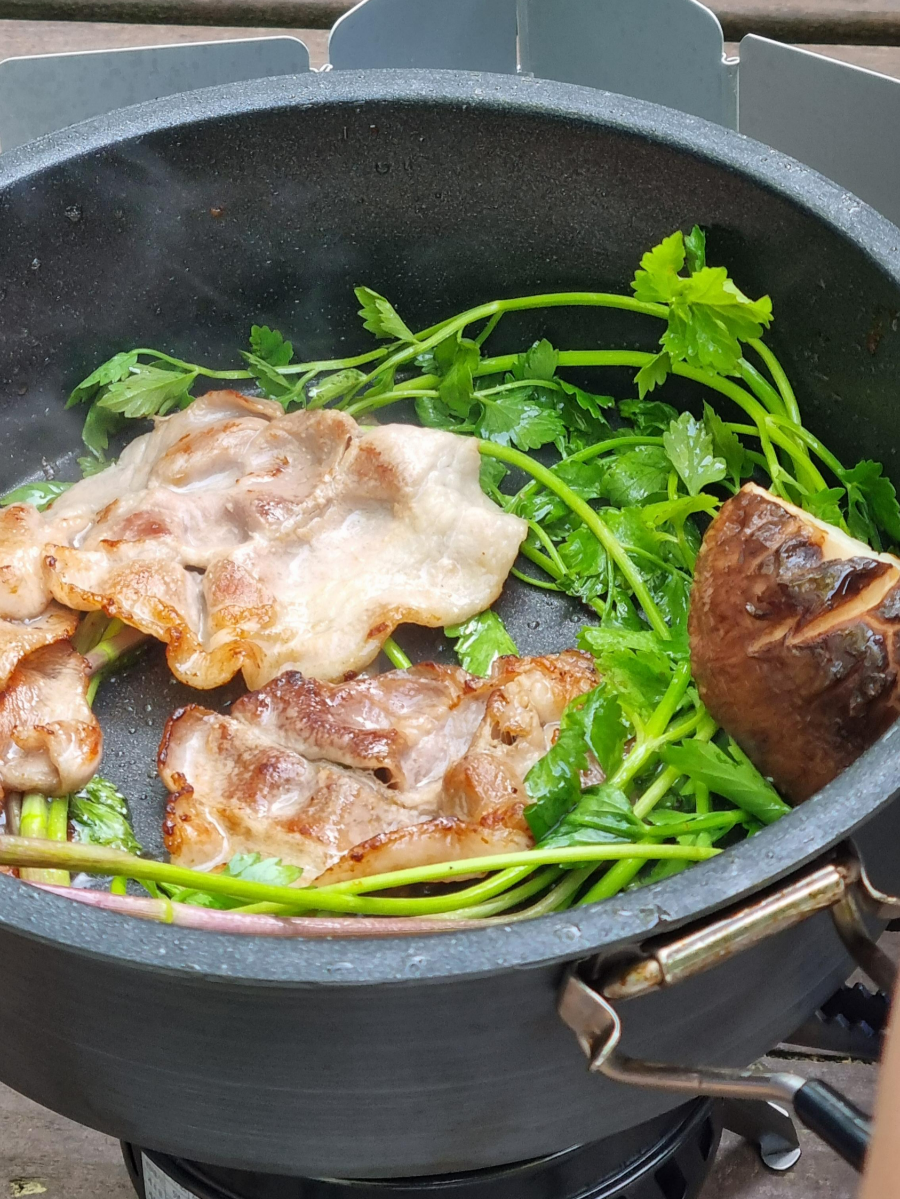 꽃삼겹살과 돌미나리