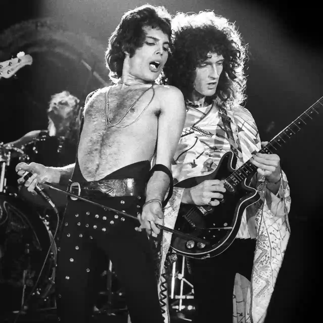 프레디머큐리 흑백 사진