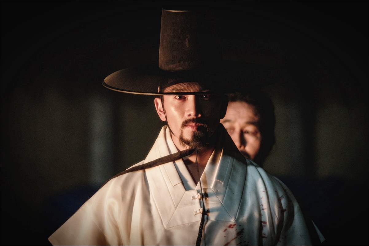 영화 명당 줄거리 결말 리뷰